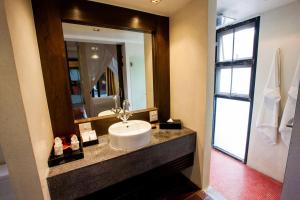 pao jin poon beach front villa