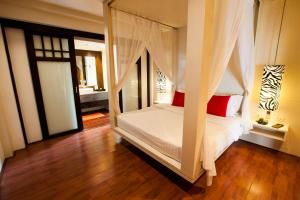 pao jin poon beach front villa