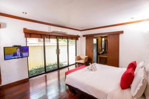 pao jin poon beach front villa