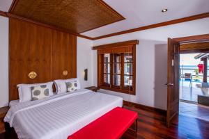 pao jin poon beach front villa