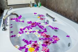 pao jin poon beach front villa