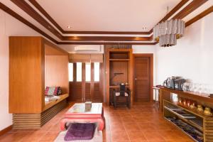 pao jin poon beach front villa