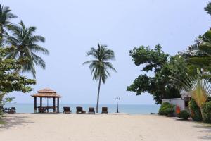 pao jin poon beach front villa