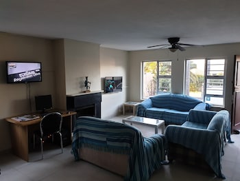 amakaya backpackers travelers accommodation