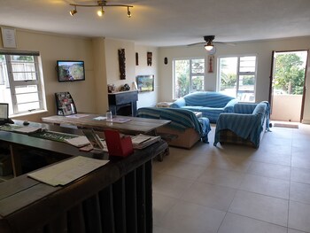 amakaya backpackers travelers accommodation