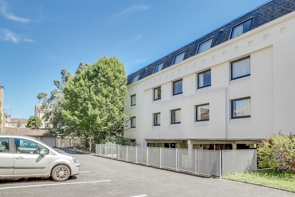 victoria garden bordeaux centre