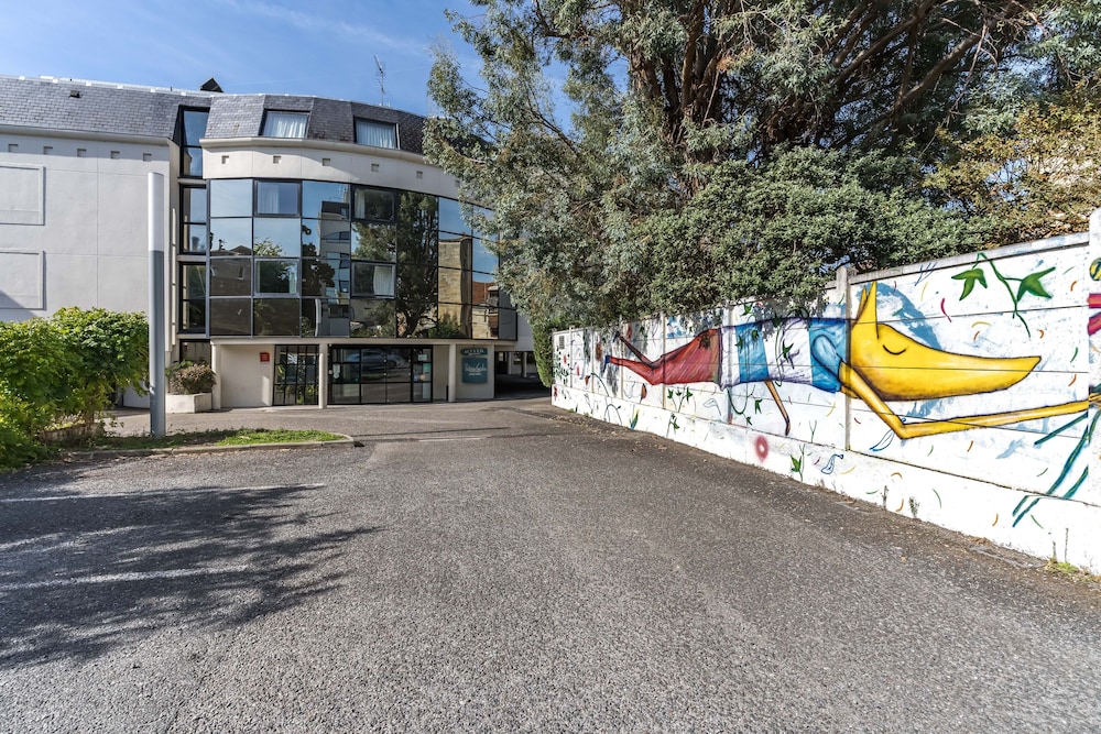 victoria garden bordeaux centre