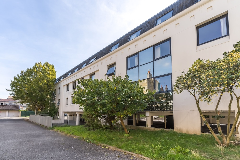 victoria garden bordeaux centre