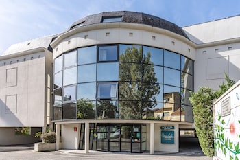 victoria garden bordeaux centre