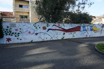 victoria garden bordeaux centre