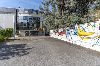 victoria garden bordeaux centre