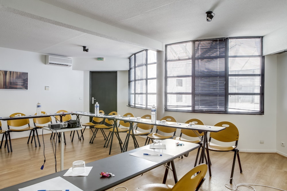 victoria garden bordeaux centre