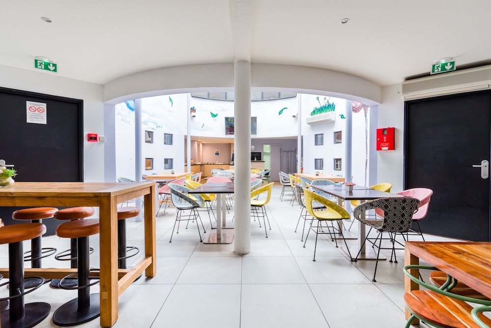 victoria garden bordeaux centre