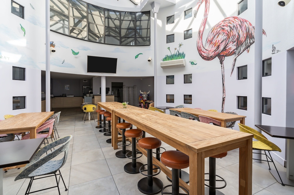 victoria garden bordeaux centre