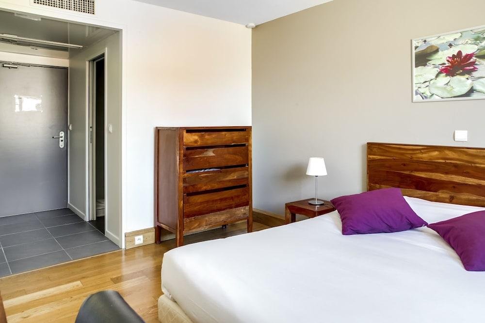 victoria garden bordeaux centre