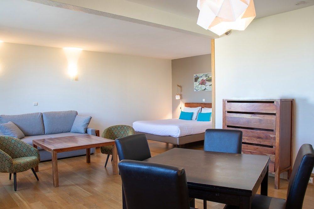 victoria garden bordeaux centre