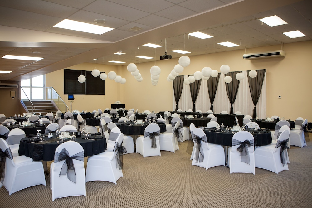 distinction new plymouth hotel