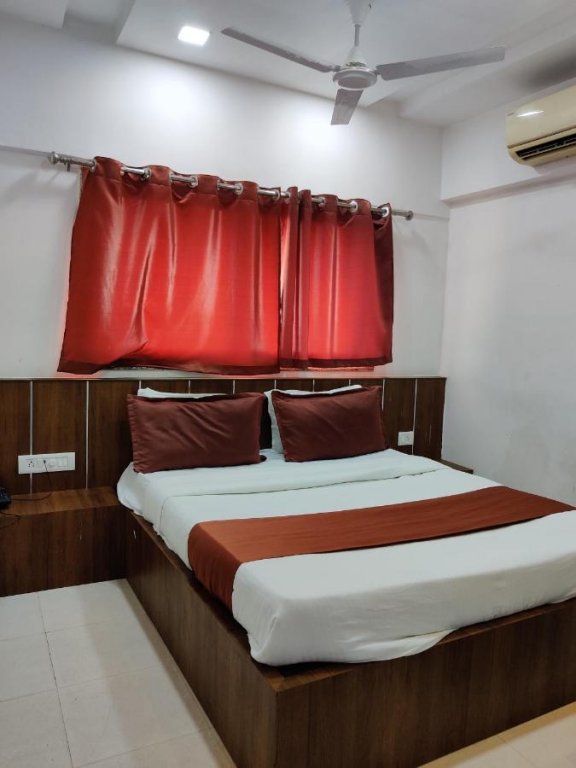 Hotel Nova Prime,Thaltej>>Ahmedabad,2 star
