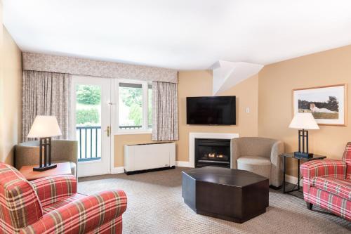 mount snow grand summit resort