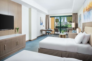 hilton pyramids golf