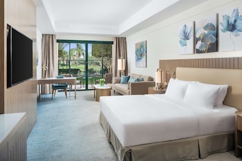 hilton pyramids golf