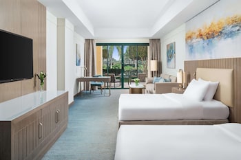 hilton pyramids golf