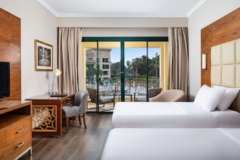 hilton pyramids golf