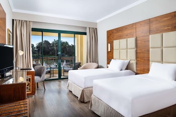 hilton pyramids golf