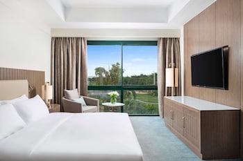 hilton pyramids golf