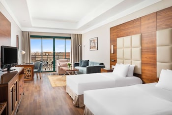 hilton pyramids golf