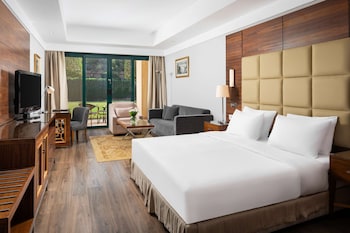 hilton pyramids golf