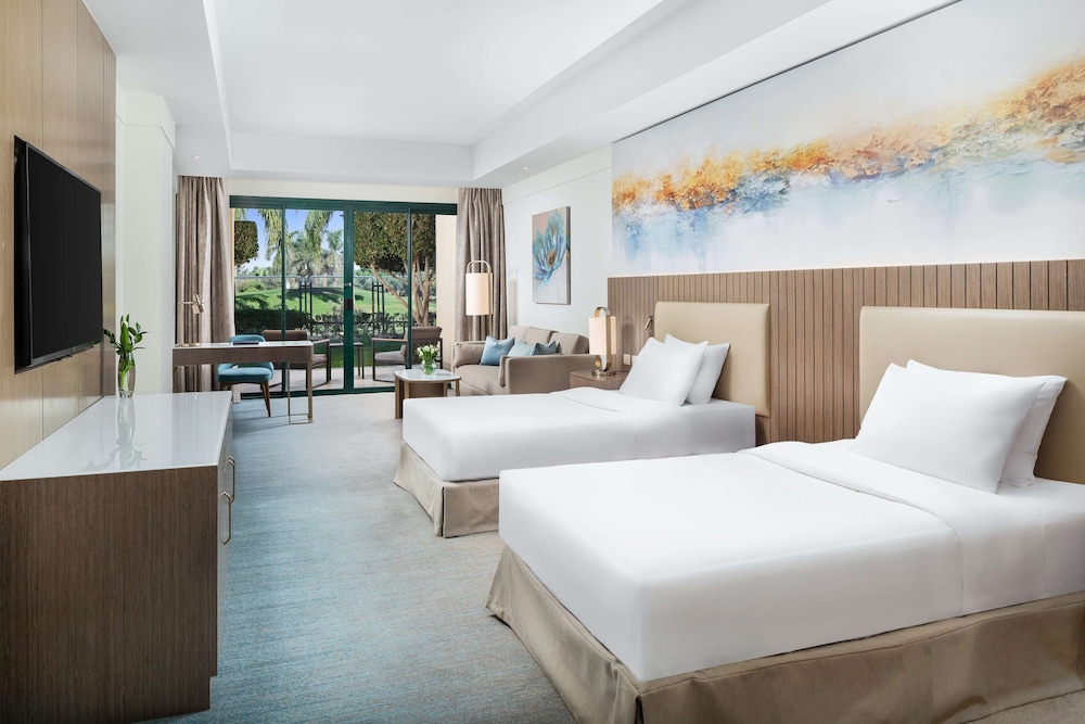 hilton pyramids golf