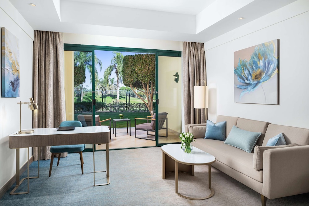 hilton pyramids golf