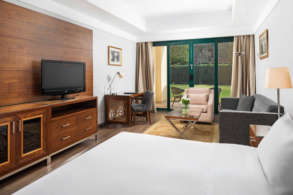 hilton pyramids golf