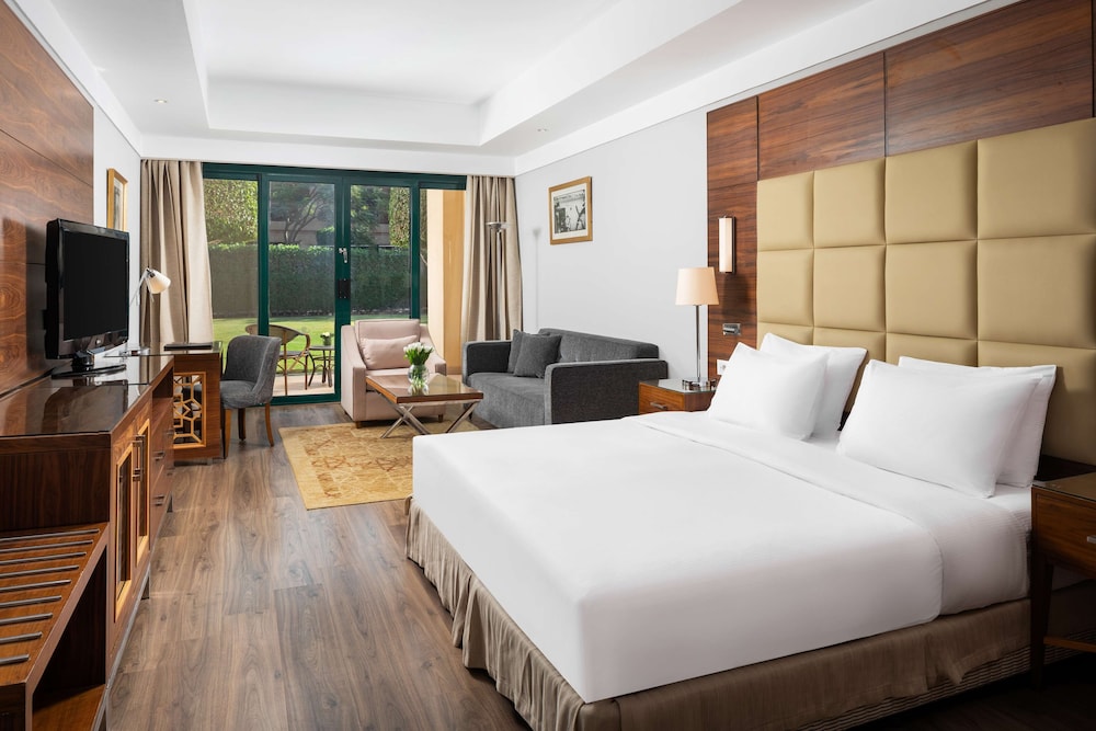 hilton pyramids golf