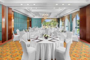 hilton pyramids golf