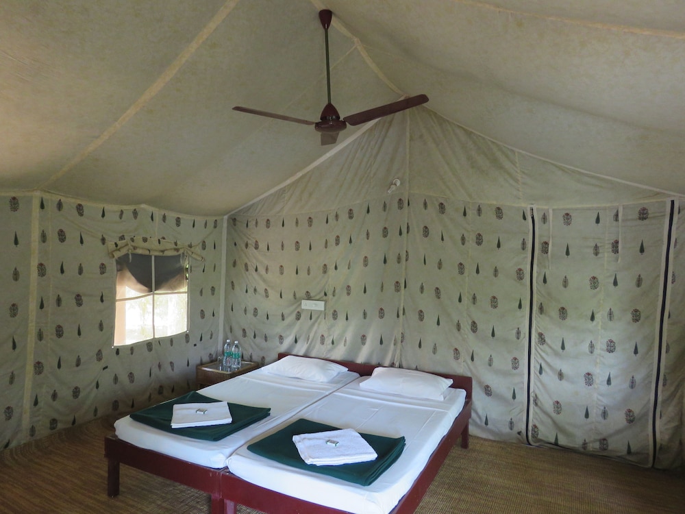 amritara riverside luxury tents
