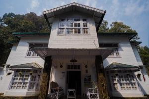 bhikampur lodge by howard