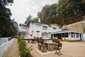 bhikampur lodge by howard