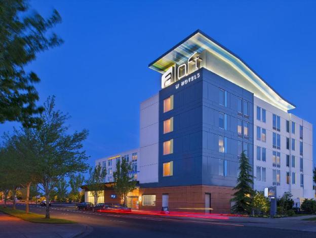 aloft portland airport at cascade station