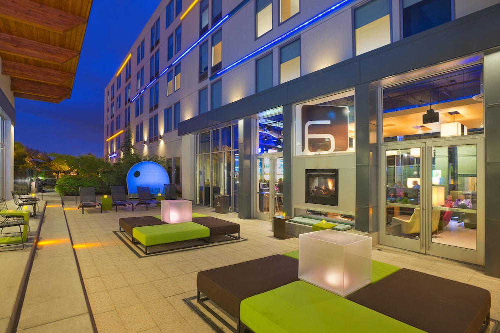 aloft portland airport at cascade station