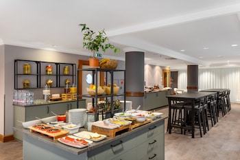 marriott executive apartments millennium court