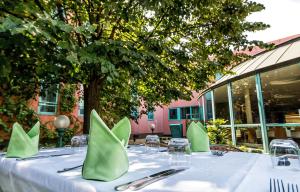 holiday inn budapest budaors by ihg