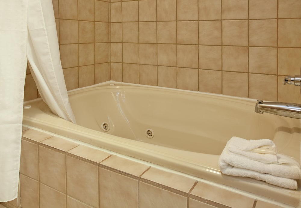 holiday inn express kansas city liberty by ihg