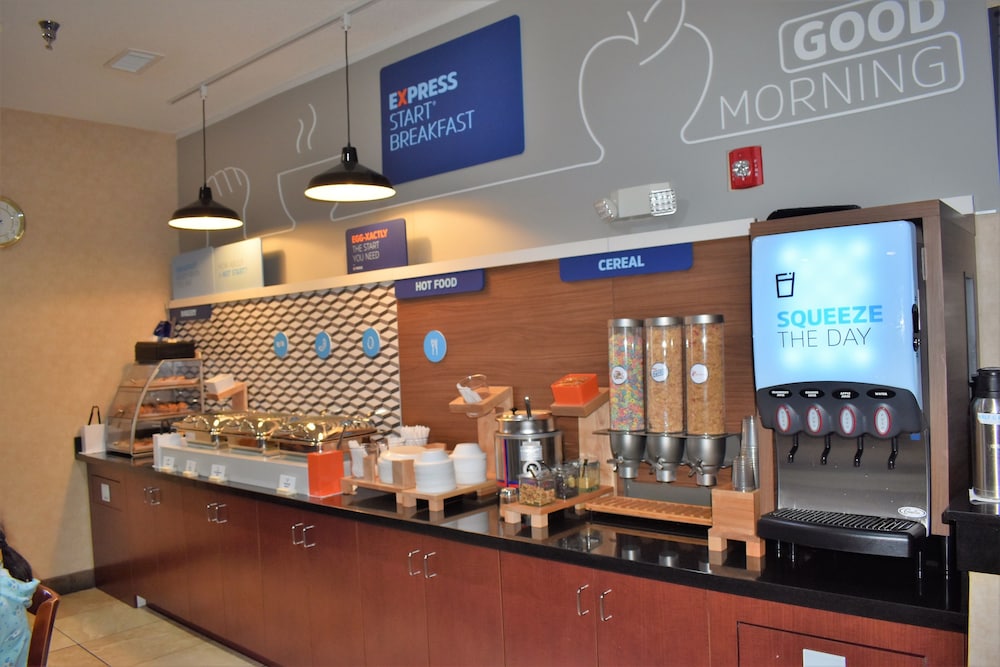 holiday inn express kansas city liberty by ihg