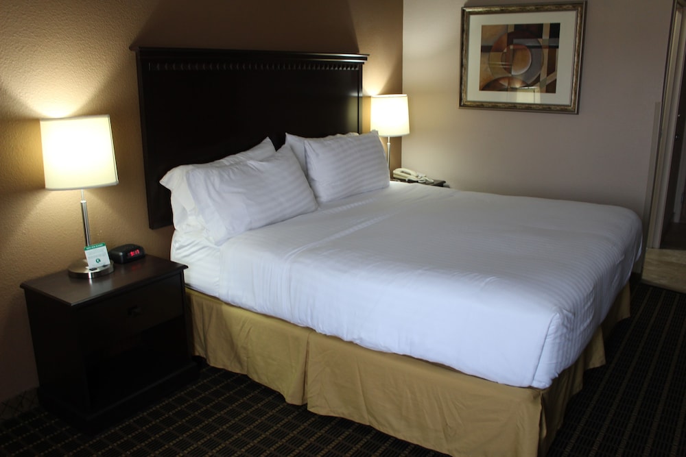 holiday inn express kansas city liberty by ihg