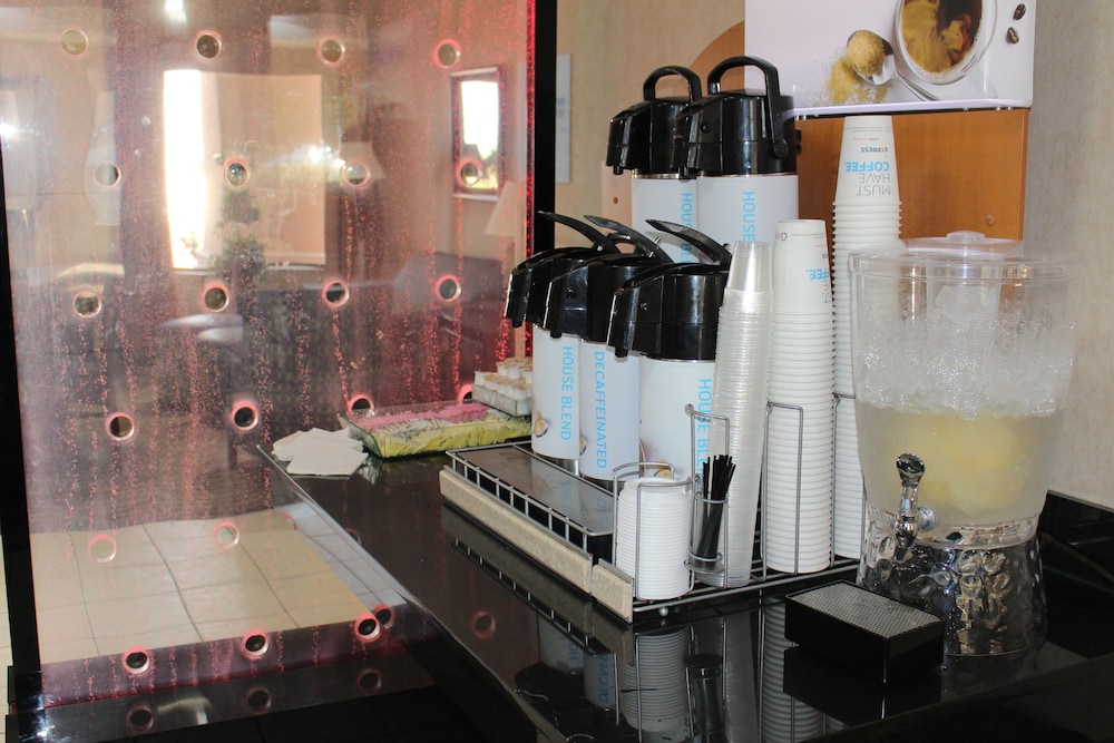 holiday inn express kansas city liberty by ihg