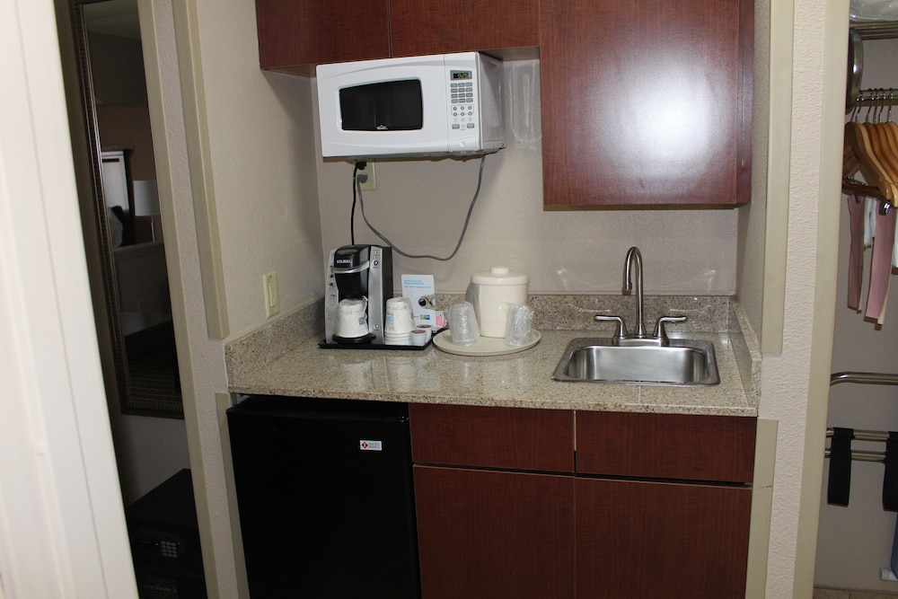 holiday inn express kansas city liberty by ihg