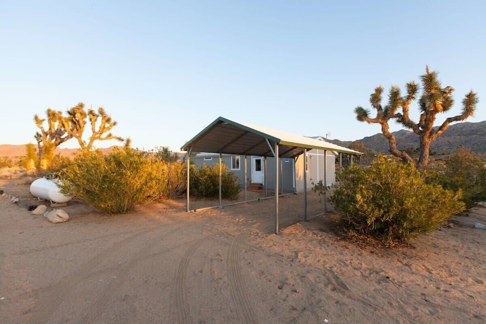 marbella lane 10 acres oasis desert retreat