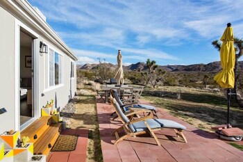 marbella lane 10 acres oasis desert retreat